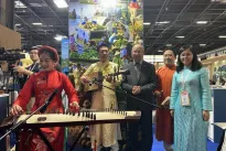 Vietnam attends major travel fair in France