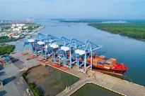Vietnam accelerates industrial restructuring, targets major logistics hub