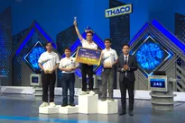 Dong Thap Schoolboy Advances to Claim Road to Olympia Mount Laurel Wreath