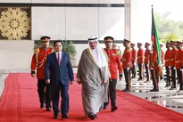 Kuwaiti Prime Minister hosts welcome ceremony for Vietnamese counterpart