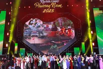 “Nghia Tinh Phuong Nam” Charity Concert Raises VND 25.01 Billion for Support Central Vietnam campaign of VTV’s Vietnamese Loving Heart Fund