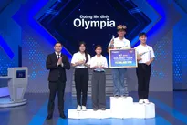 Cool-headed schoolboy advances decisively to win the Road to Olympia Mount Laurel wreath