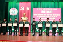 Collectives and individuals with outstanding contributions to Quang Trung campaign in Da Nang and Dak Lak honoured