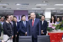 Party leader pays Tet visits to Vietnam Television, Voice of Vietnam