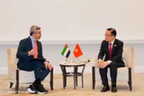 Vietnamese FM meets counterparts of UAE, Egypt and Türkiye