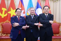 Vietnamese, Lao, Cambodian PMs devise concrete measures to implement Party leaders’ meeting outcomes
