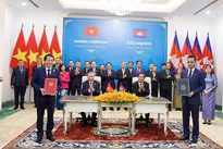 Vietnamese Party chief witnesses signing of cooperation documents in Cambodia