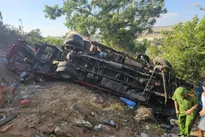 PM orders swift response to deadly bus crash in Lam Dong