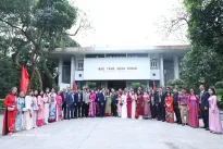 Overseas Vietnamese offer incense in tribute to Hung Kings