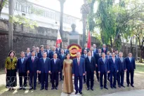 Top Vietnamese leader pays tribute to President Ho Chi Minh in Manila