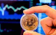 Nhà đầu tư ồ ạt rút vốn khỏi Bitcoin khi giá phục hồi