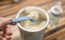 Bộ Y tế yêu cầu thu hồi khẩn cấp sữa bột trẻ em a2 nhiễm độc tố