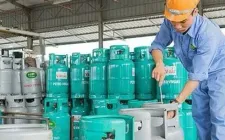 Giá gas bán lẻ trong nước tiếp tục giảm