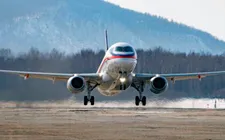 Hàng loạt hãng bay quốc tế áp dụng phụ thu