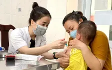 Gần 82.000 ca nghi sởi: Bộ Y tế yêu cầu tăng tốc tiêm chủng đợt 3