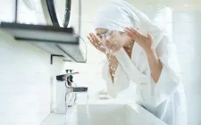 “Không rửa mặt” – xu hướng làm đẹp mới hay chiêu trò gây hại?