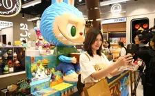 Tỷ phú trẻ Trung Quốc kiếm thêm 1,6 tỷ USD chỉ trong một ngày