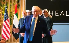 Ông Trump ngừng đàm phán thuế quan, gửi thư áp mức thuế mới với 150 nước