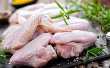 Việt Nam chi 200 - 300 triệu USD mỗi năm nhập gà đông lạnh