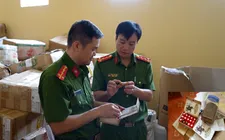 Triệt phá đường dây sản xuất, buôn bán hàng cấm quy mô lớn