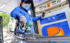 Giá xăng dầu tăng lần thứ hai liên tiếp