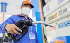 Giá xăng dầu đồng loạt tăng mạnh hơn 1.000 đồng/lít