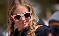 Meta chính thức ra mắt kính thông minh Oakley