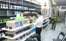 Phát hiện hơn 2,5 tấn mỹ phẩm không rõ nguồn gốc tại kho hàng ở Quảng Trị
