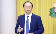 Lãnh đạo Bộ GD-ĐT giới thiệu quy định mới về lương giáo viên