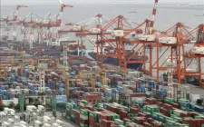 IMF cảnh báo bất ổn kinh tế toàn cầu
