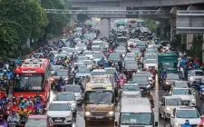Hà Nội cần làm gì trước khi cấm xe máy chạy xăng trong Vành đai 1?