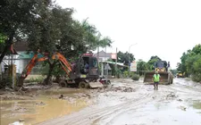 Cấp điện trở lại cho hơn 83.000 khách hàng vùng lũ Nghệ An