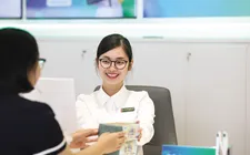 Lãi suất nhích tăng trong cao điểm cuối năm