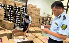 Xử phạt doanh nghiệp gia công sản phẩm phụ khoa giả mạo nhãn hiệu Lacto Mason
