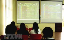 Thị trường chứng khoán trồi sụt sáng 18/8