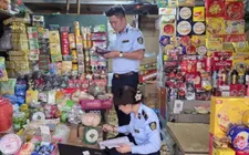 Hà Nội thu giữ hàng nghìn bánh trung thu, đồ chơi không rõ nguồn gốc