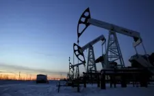 OPEC+ tăng sản lượng dầu thêm 137.000 thùng/ngày