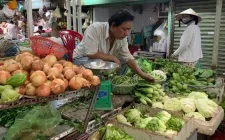 Tăng cường kiểm soát thị trường, ngăn chặn đầu cơ, tăng giá trong mưa lũ