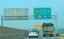 Từ hôm nay, thu phí 5 tuyến đường cao tốc Bắc - Nam phía Đông