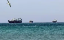 Hơn 10% đội tàu container toàn cầu bị kẹt ở eo biển Hormuz