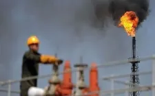 IEA: Lượng dầu dự trữ toàn cầu giảm với tốc độ kỷ lục