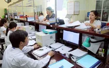Bảng giá lệ phí trước bạ ô tô, xe máy ban hành theo hình thức nào?