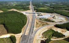 Đẩy nhanh tiến độ đầu tư 5 tuyến cao tốc quan trọng trước năm 2030