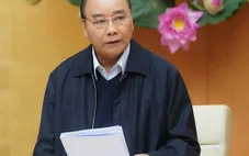 Thủ tướng đốc thúc chi tiền hỗ trợ vì “người dân không thể chờ đợi hơn”