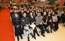 Dàn sao 'Nữ hoàng tin tức 2' xem tập cuối trực tiếp cùng khán giả