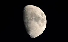 Chi hàng trăm tỷ USD để đua lên Mặt trăng