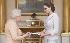 Angelina Jolie vinh dự diện kiến Nữ hoàng Anh