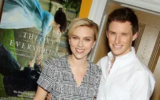 Scarlett Johansson khoe dáng đẹp sau khi sinh