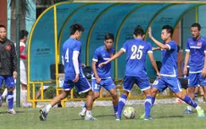 Công Vinh ngồi ngoài trong bài tập đá bóng ma của ĐTVN