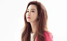 Người đẹp "dao kéo" Lee Da Hee lộ mặt cứng đờ